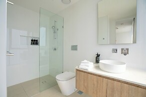X Kirra Apartments