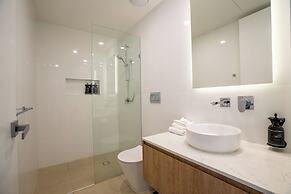 X Kirra Apartments