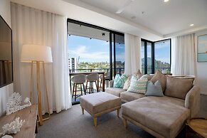 X Kirra Apartments