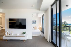 X Kirra Apartments