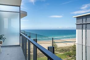 X Kirra Apartments