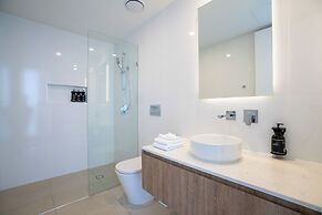 X Kirra Apartments