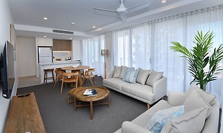 X Kirra Apartments