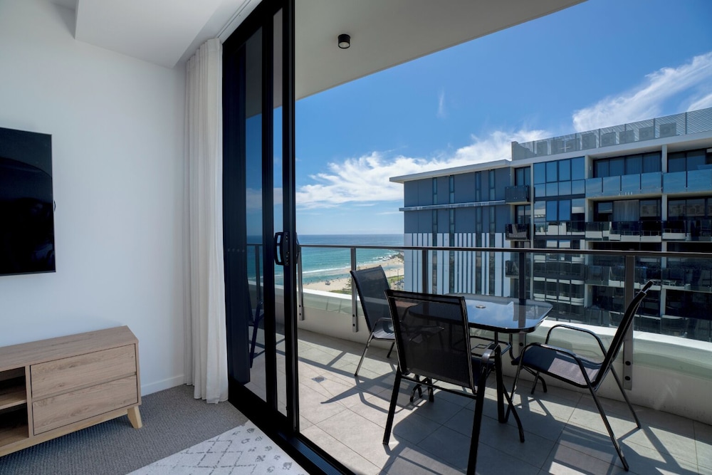 X Kirra Apartments