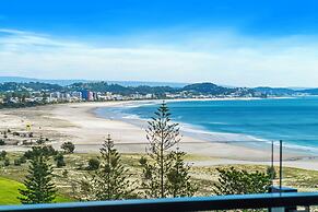 X Kirra Apartments