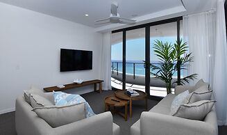 X Kirra Apartments