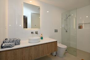 X Kirra Apartments
