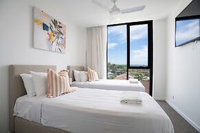 X Kirra Apartments