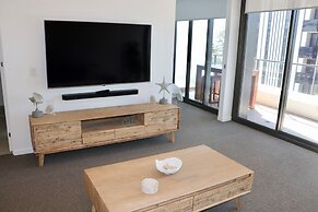 X Kirra Apartments