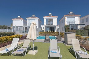 Villa Suri, Luxury Seafront Villa