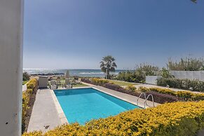 Villa Suri, Luxury Seafront Villa