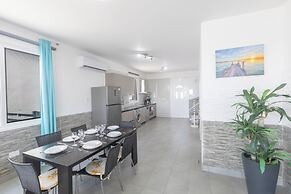 Villa Suri, Luxury Seafront Villa