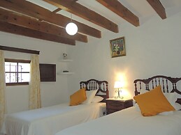Charming Villa With Pool in Algaida