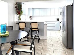 Silver Sands #2 - by Zenbreak