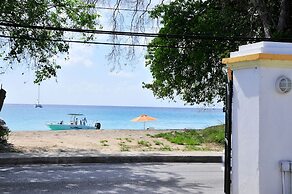 Seagaze Beach House - by Zenbreak