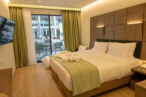 Mirror Hotel