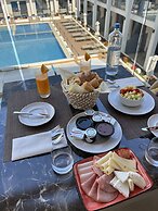 Mirror Hotel