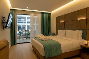 Mirror Hotel