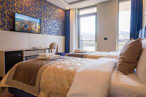 Royal East Resort