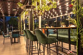 Royal East Resort