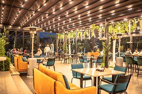 Royal East Resort