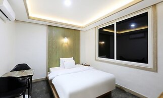 GUKMIN HOTEL