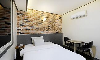 GUKMIN HOTEL