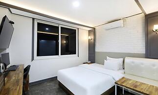 GUKMIN HOTEL
