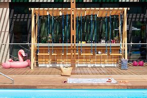 Moxy Antibes Sophia Antipolis