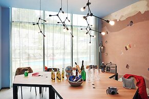 Moxy Antibes Sophia Antipolis