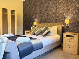 Rossal House Apartments