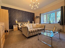 Rossal House Apartments