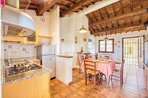Laurel Apt With Shared Pool
