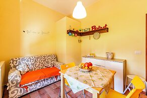 Laurel Apt With Shared Pool
