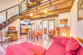 Laurel Apt With Shared Pool