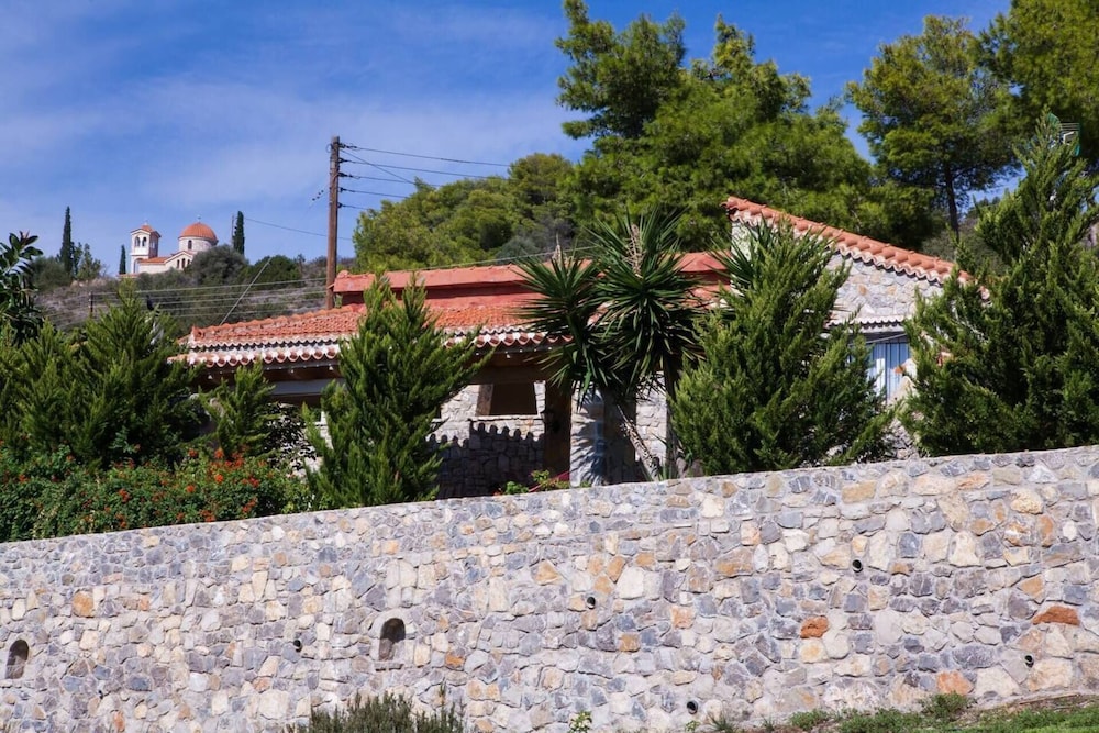 Feels Like Your Home at Ermioni