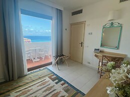 Hotel Punta Est