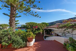 Hotel Punta Est