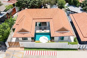 Luxury Pool Villa A14