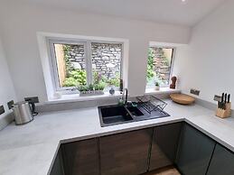 4 Bed Townhouse-sleeps 7-garden-pets-valley View