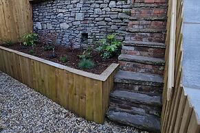 4 Bed Townhouse-sleeps 7-garden-pets-valley View