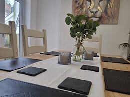 4 Bed Townhouse-sleeps 7-garden-pets-valley View
