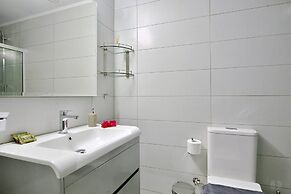 Villa Bratou Ignis Sleeps 6 With Parking