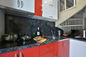 Villa Bratou Ignis Sleeps 6 With Parking