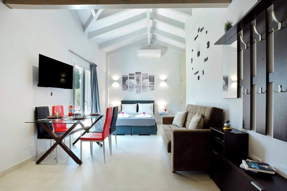 Villa Bratou Aqua in Stroggi