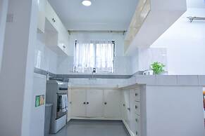 Homes by Della