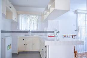 Homes by Della