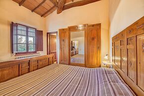 Rosehip apt with shared pool