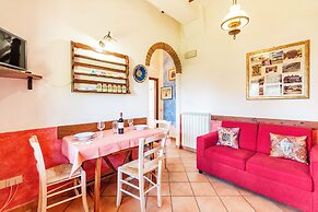 Rosehip apt with shared pool