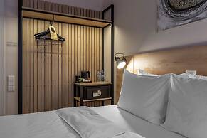 KONTRAKT Boutique Hotel